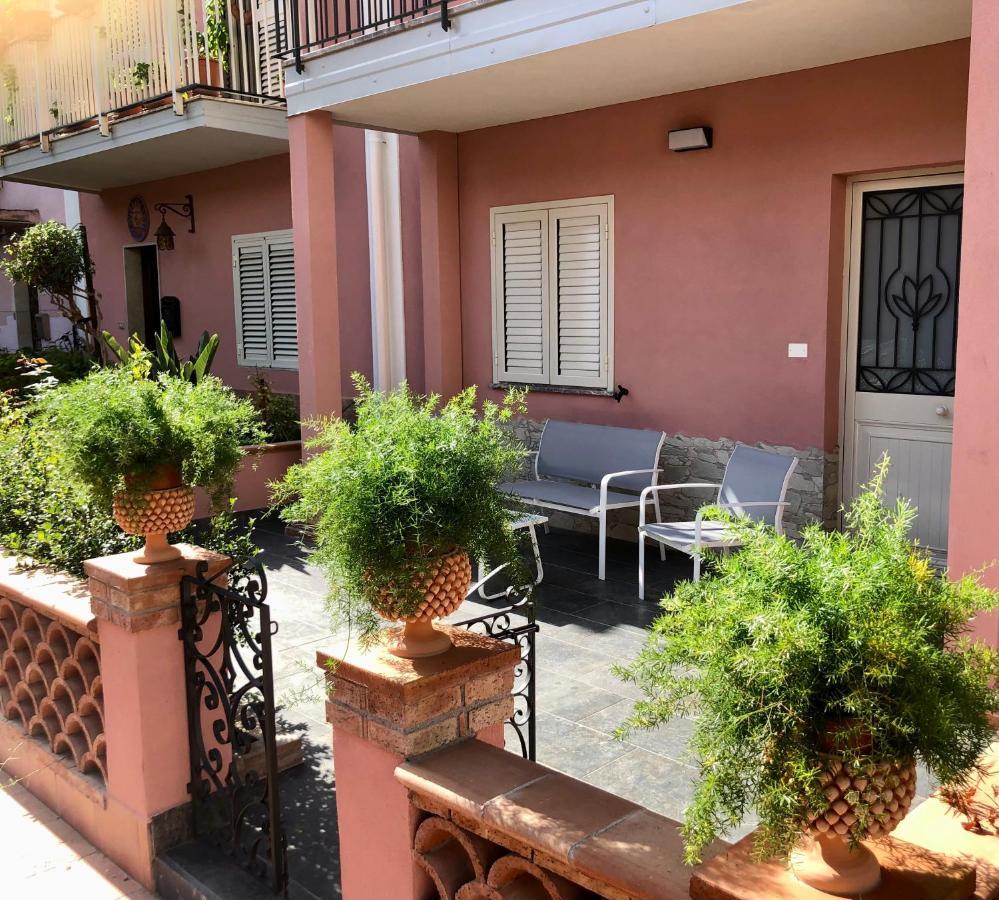 La Ginestra Hotel Giardini Naxos Exterior foto